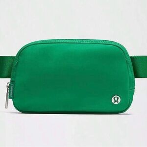 lululemon athletica Everywhere Belt Bag 1L Raceway Green